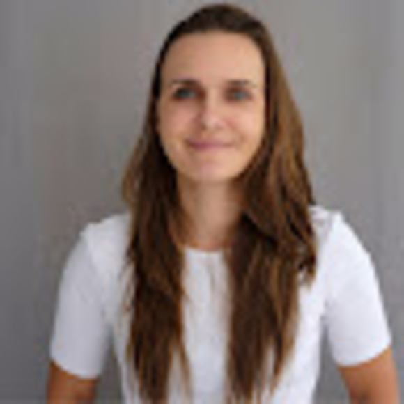 Meet your Posher, Claudia - Picture 1 of 1